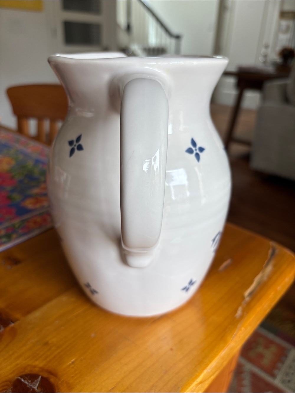 Pfaltzgraff pineapple 🍍 crème & blue pitcher. Lovely piece for your table - Picture 2 of 6